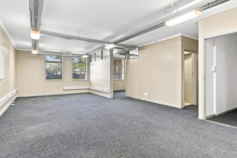 To Let Commercial Property for Rent in Pinelands Western Cape